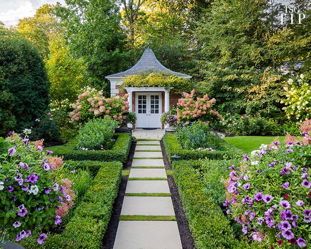 GORGEOUS GARDENS: CREATING AN ELEGANT OUTDOOR SPACE @thescoutguide