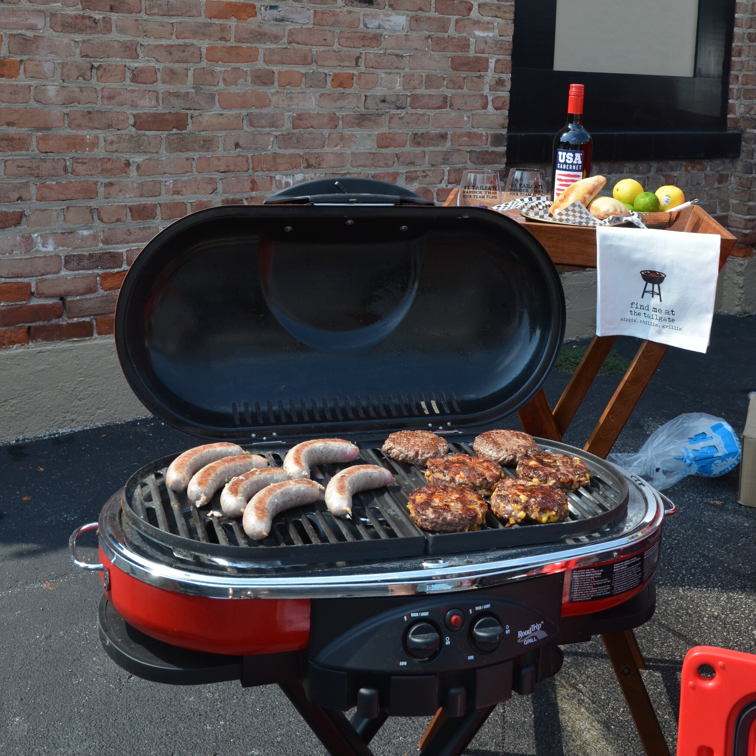 THE ART (AND FOOD) OF TAILGATING: MAKE YOUR OWN PARTY! - The Scout Guide