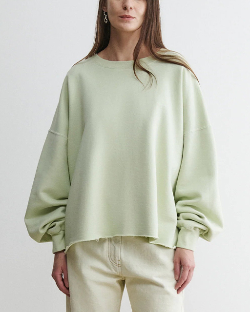 アイスグリーントレーナー Winter-Warm Up: Cozy Clothing and Accessories to Keep You Toasty