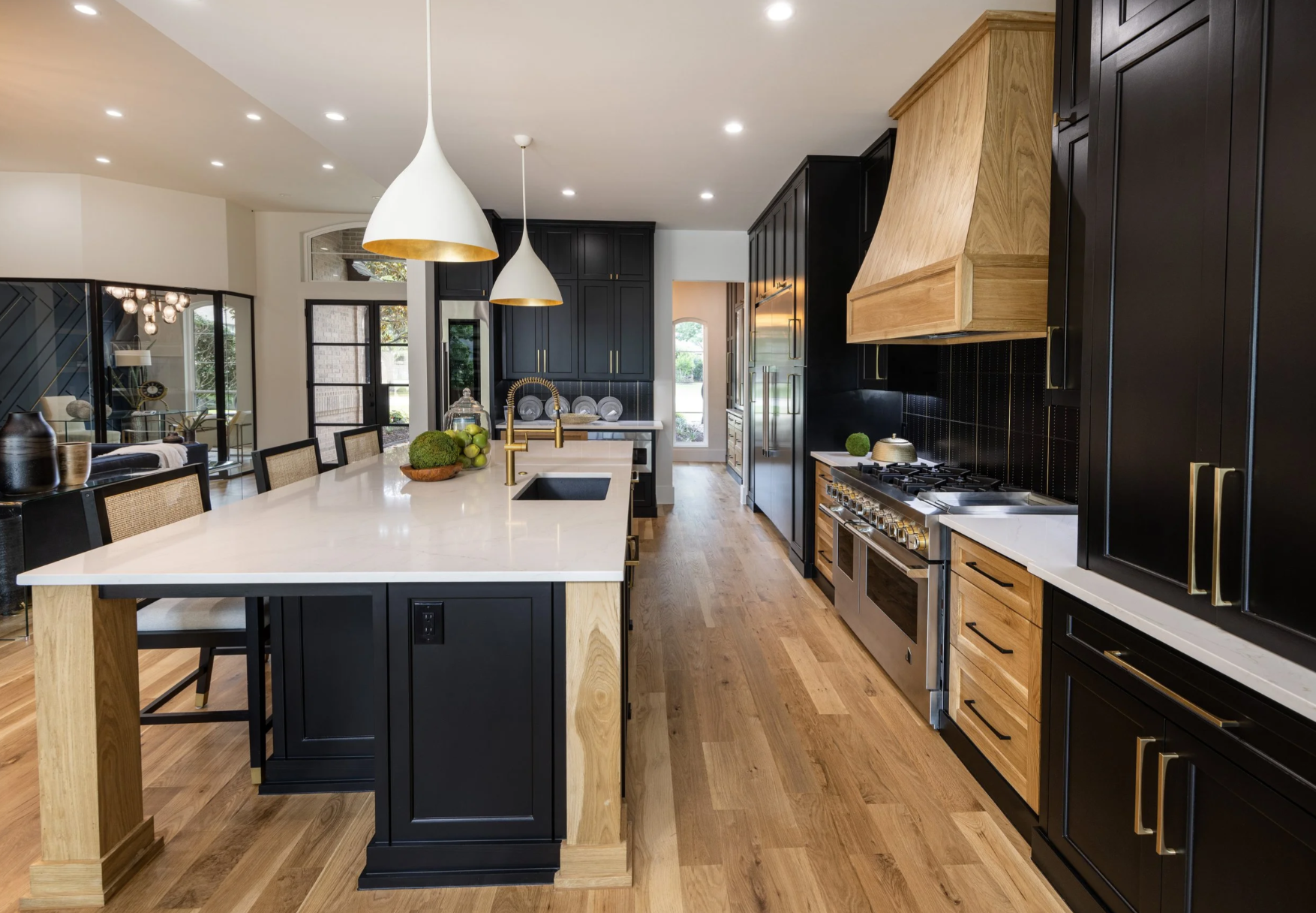 Gather Here: 10 Kitchens Designed For Entertaining - The Scout Guide