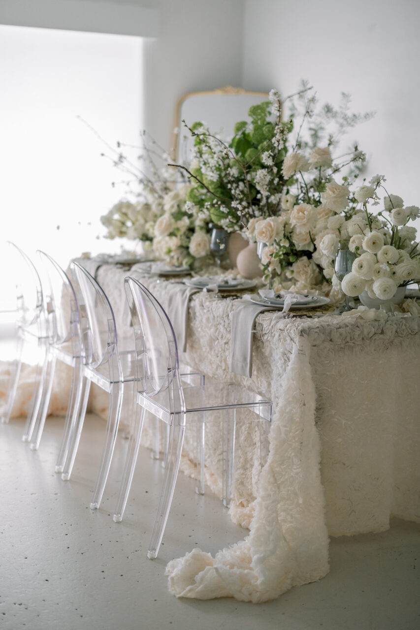 Modern Floral Pattern Table The Spring Floral Edit: 5 Ways to Refresh Your Table This Season - The ...