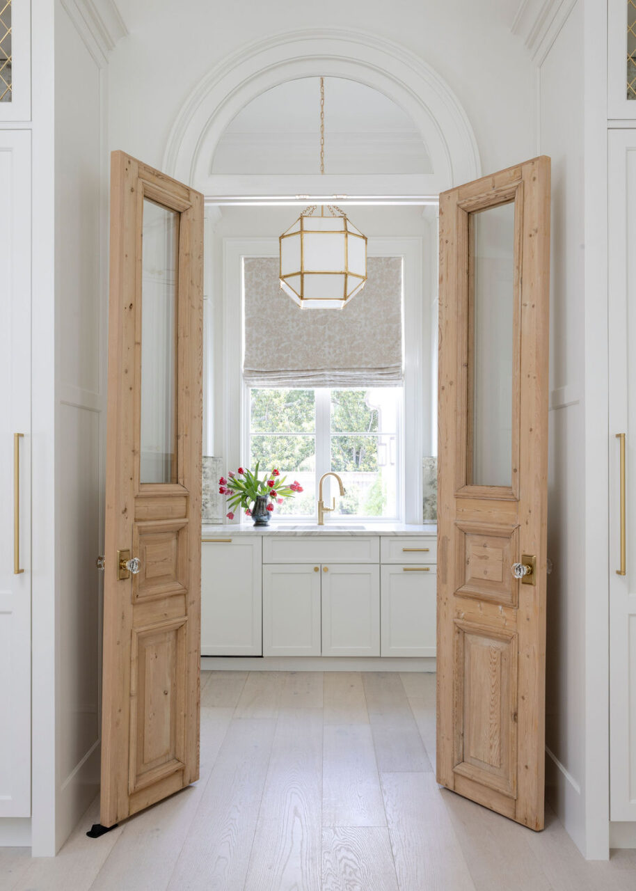 New Orleans House Tour: A Lakefront Home Designed by Jennifer DiCerbo ...
